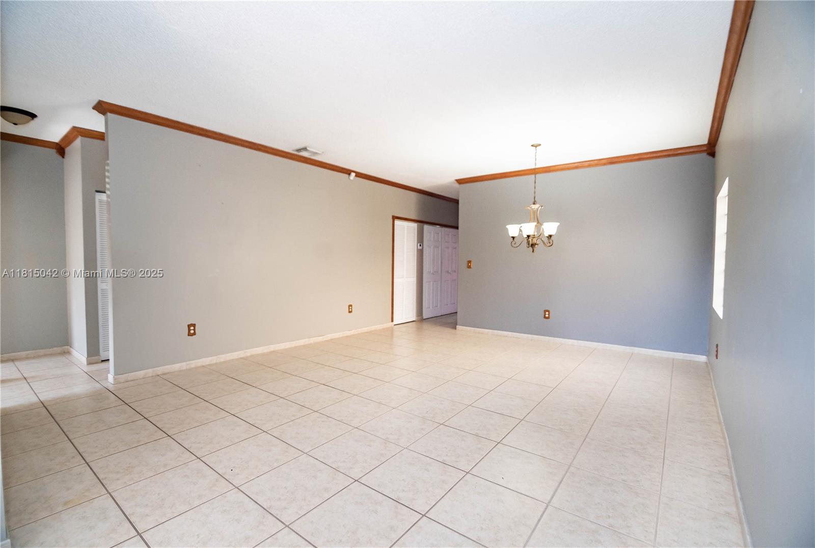 SPANISH LAKES 2ND ADDN - Residential