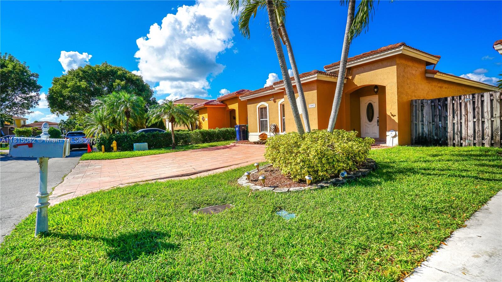 SPANISH LAKES 2ND ADDN - Residential