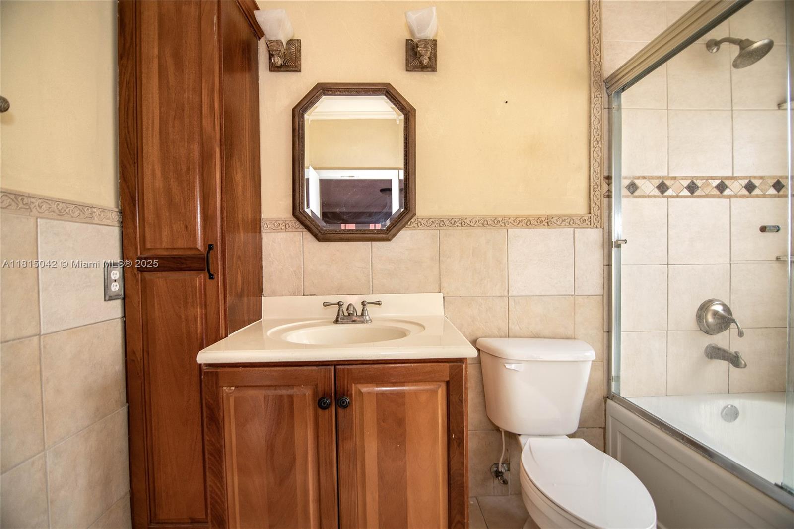 SPANISH LAKES 2ND ADDN - Residential