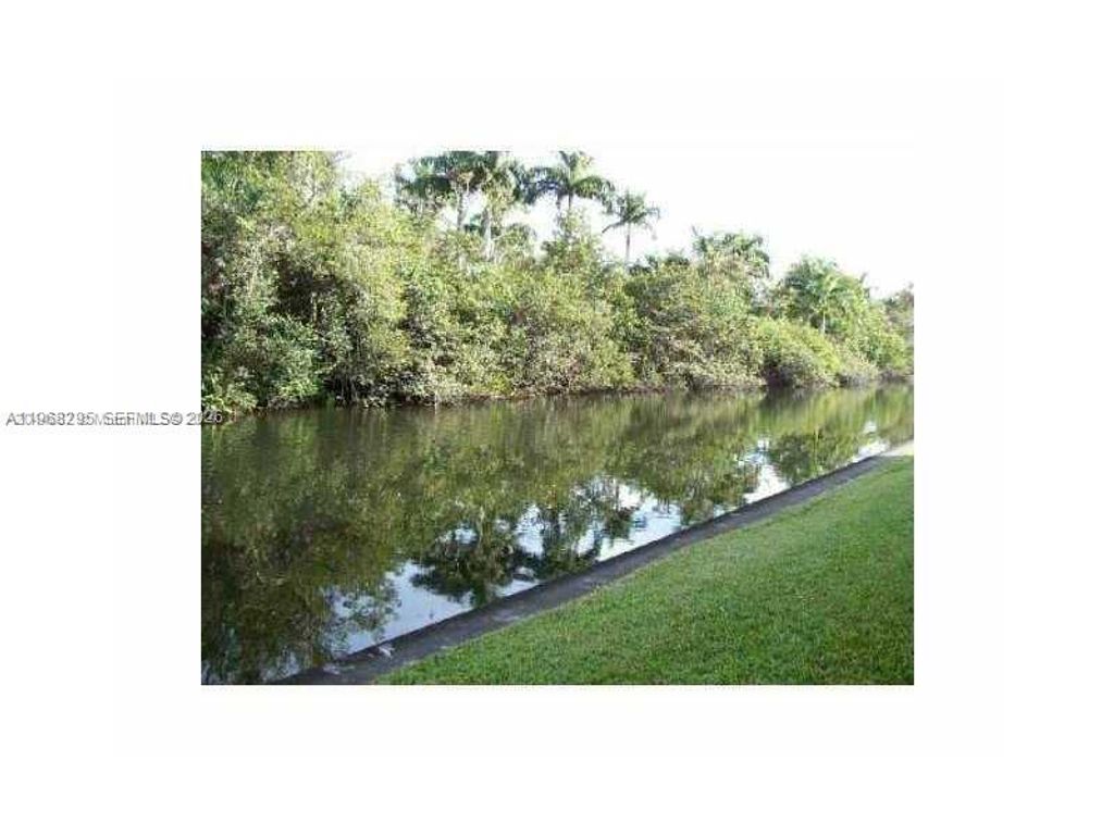 Photo of 102 Royal Park Dr #2B, Oakland Park, FL 33309 (MLS # A11968295)