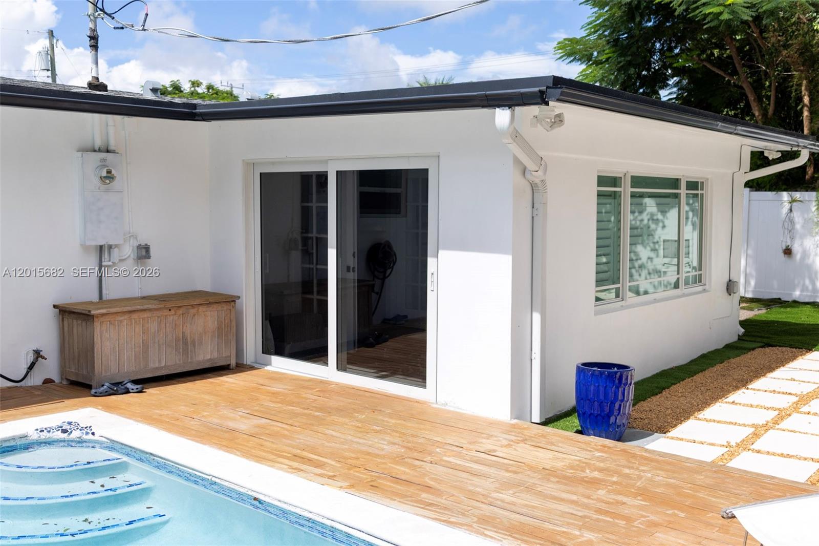 PINECREST ACRES-RESUB OF - Residential