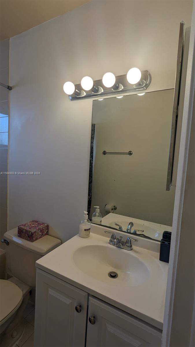 IMAGES OF KENDALL CONDO - Residential Lease