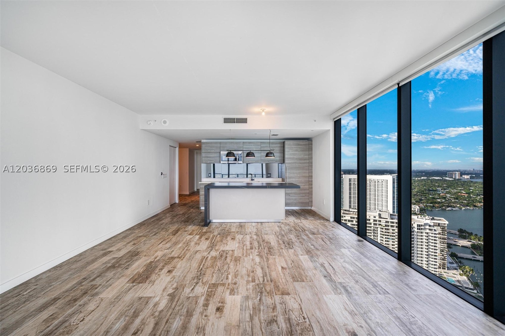 650 NE 32nd St 4407