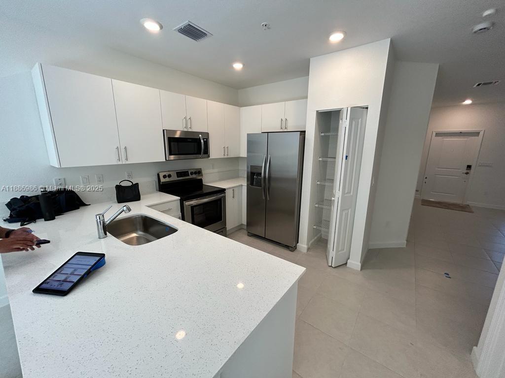 SUNSET PINES - Residential Lease