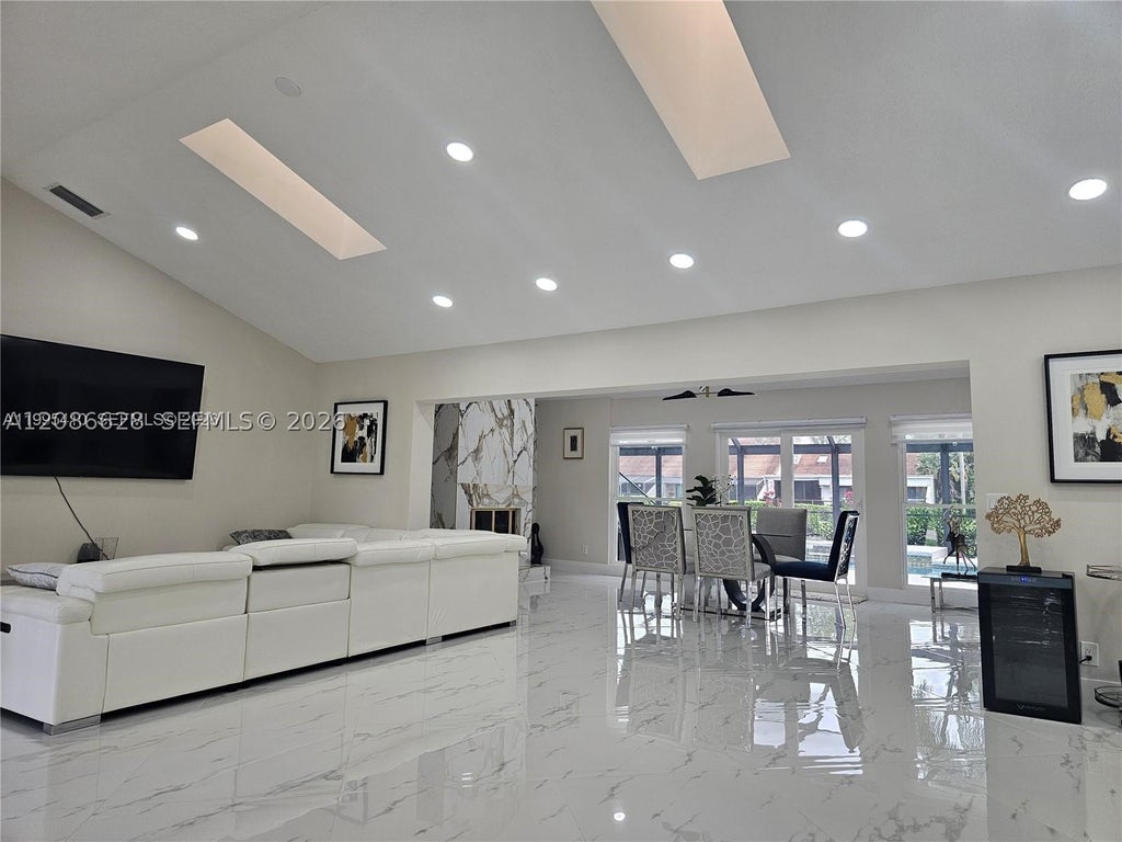 Photo of 4 Alford Ct, Palm Beach Gardens, FL 33418 (MLS # A12086628)