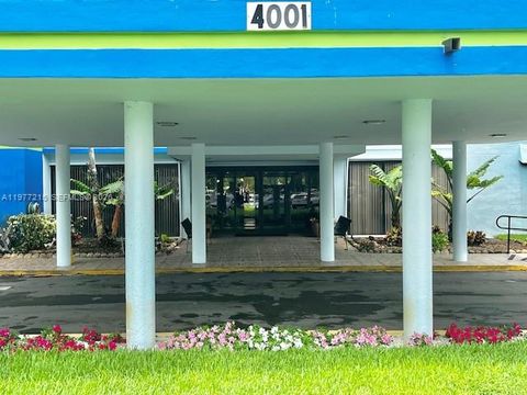 Tiny photo for 4001 Hillcrest Dr #1014, Hollywood, FL 33021 (MLS # A11977215)