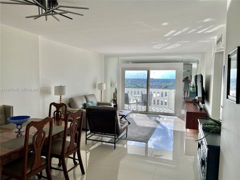 Tiny photo for 4001 Hillcrest Dr #1014, Hollywood, FL 33021 (MLS # A11977215)