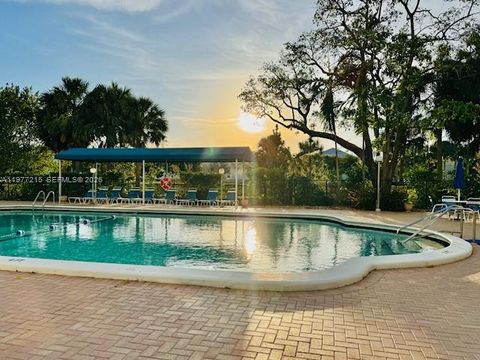 Tiny photo for 4001 Hillcrest Dr #1014, Hollywood, FL 33021 (MLS # A11977215)