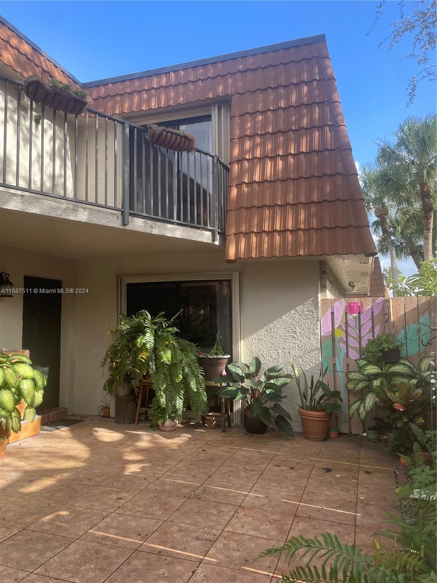 Property for Sale at Address Not Disclosed, Davie, Broward County, Florida - Bedrooms: 3 
Bathrooms: 3  - $485,000