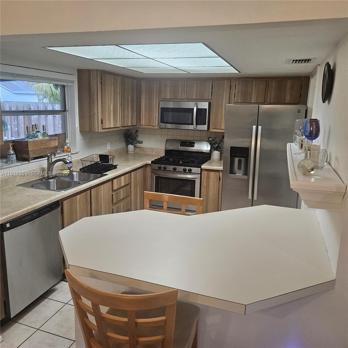 SUNRISE GOLF VLG SEC 24 - Residential Lease