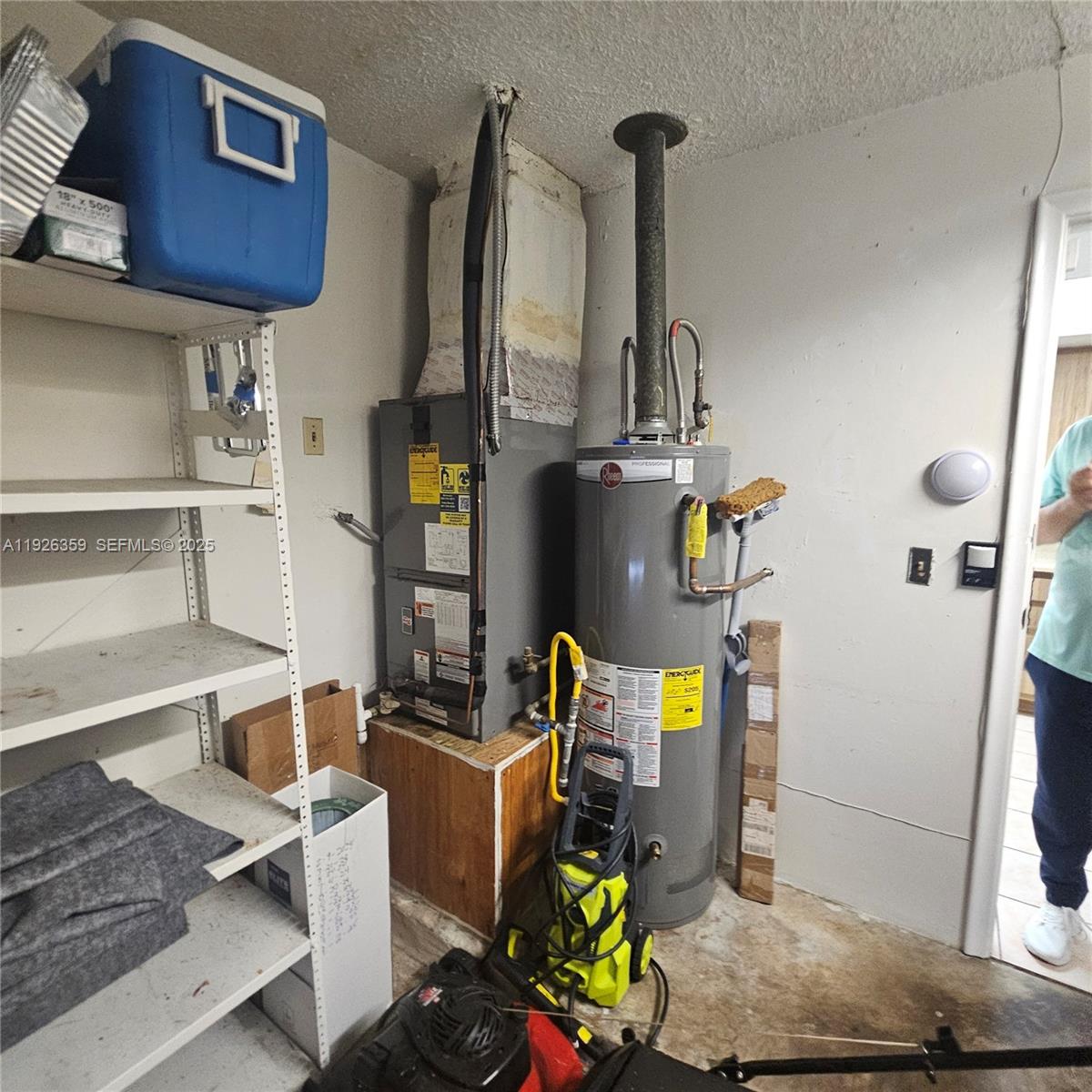 SUNRISE GOLF VLG SEC 24 - Residential Lease