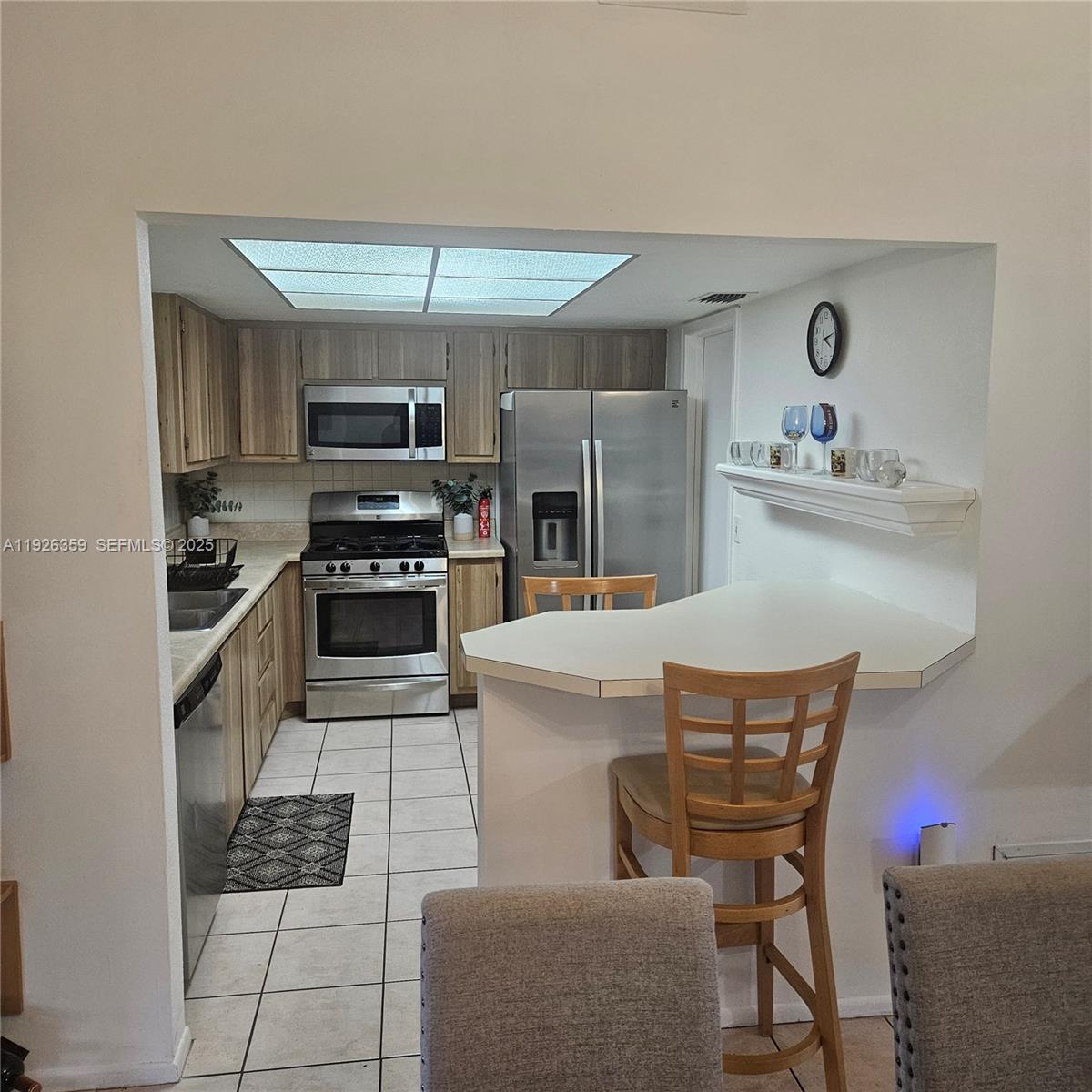 SUNRISE GOLF VLG SEC 24 - Residential Lease