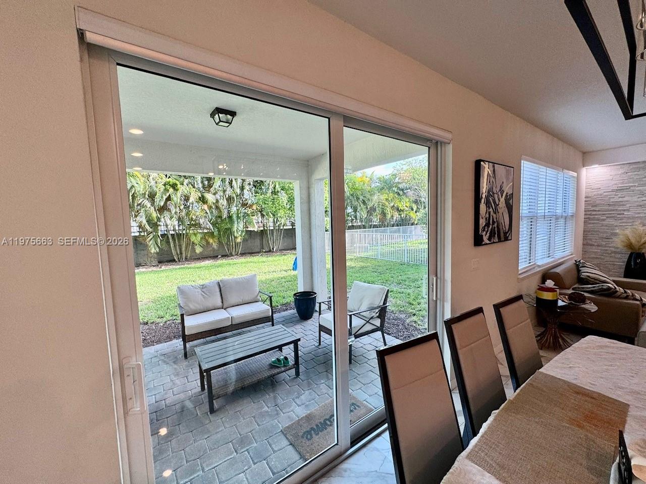 HILLCREST COUNTRY CLUB SO - Residential Lease