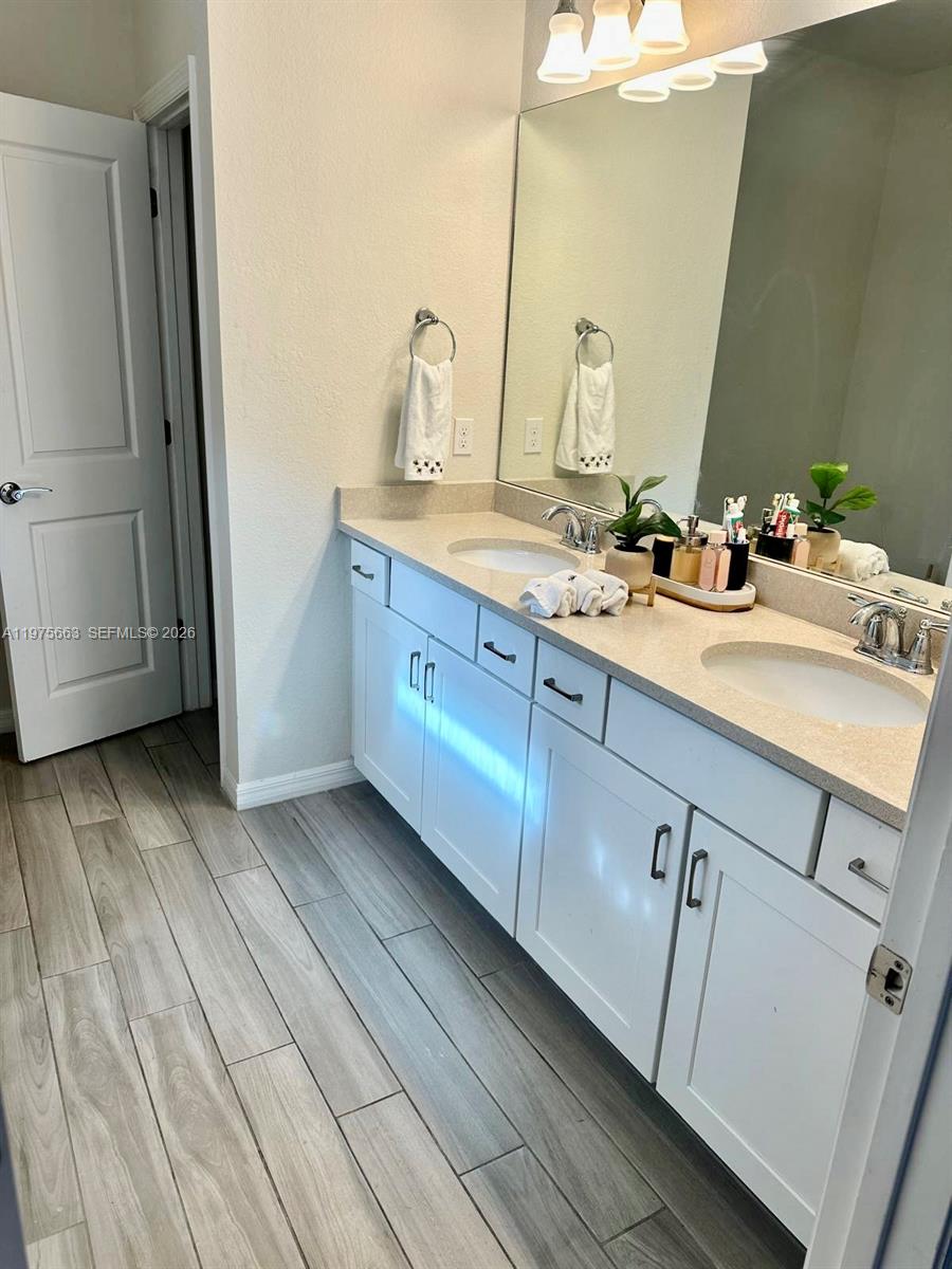 HILLCREST COUNTRY CLUB SO - Residential Lease