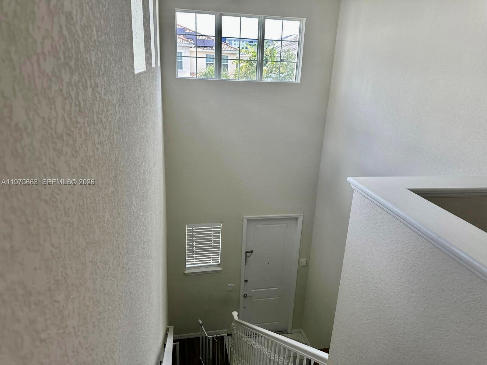 HILLCREST COUNTRY CLUB SO - Residential Lease