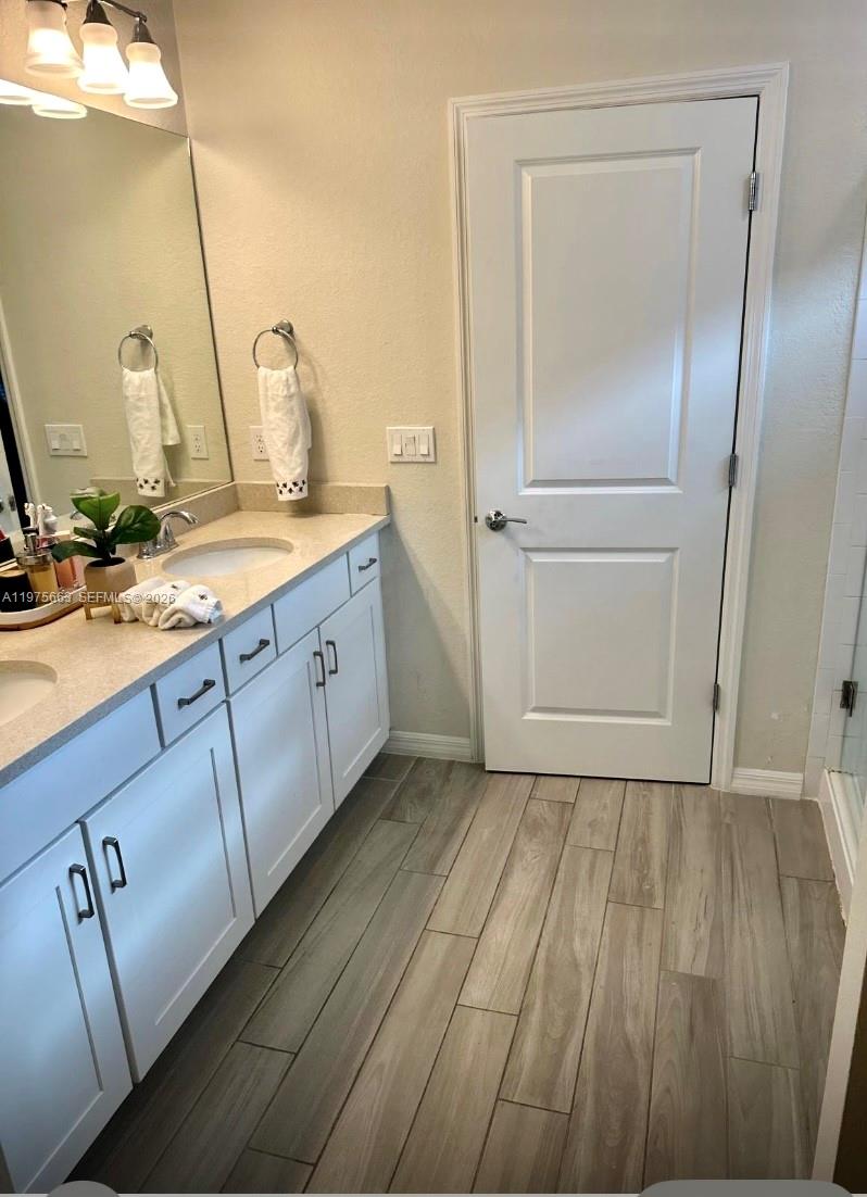 HILLCREST COUNTRY CLUB SO - Residential Lease