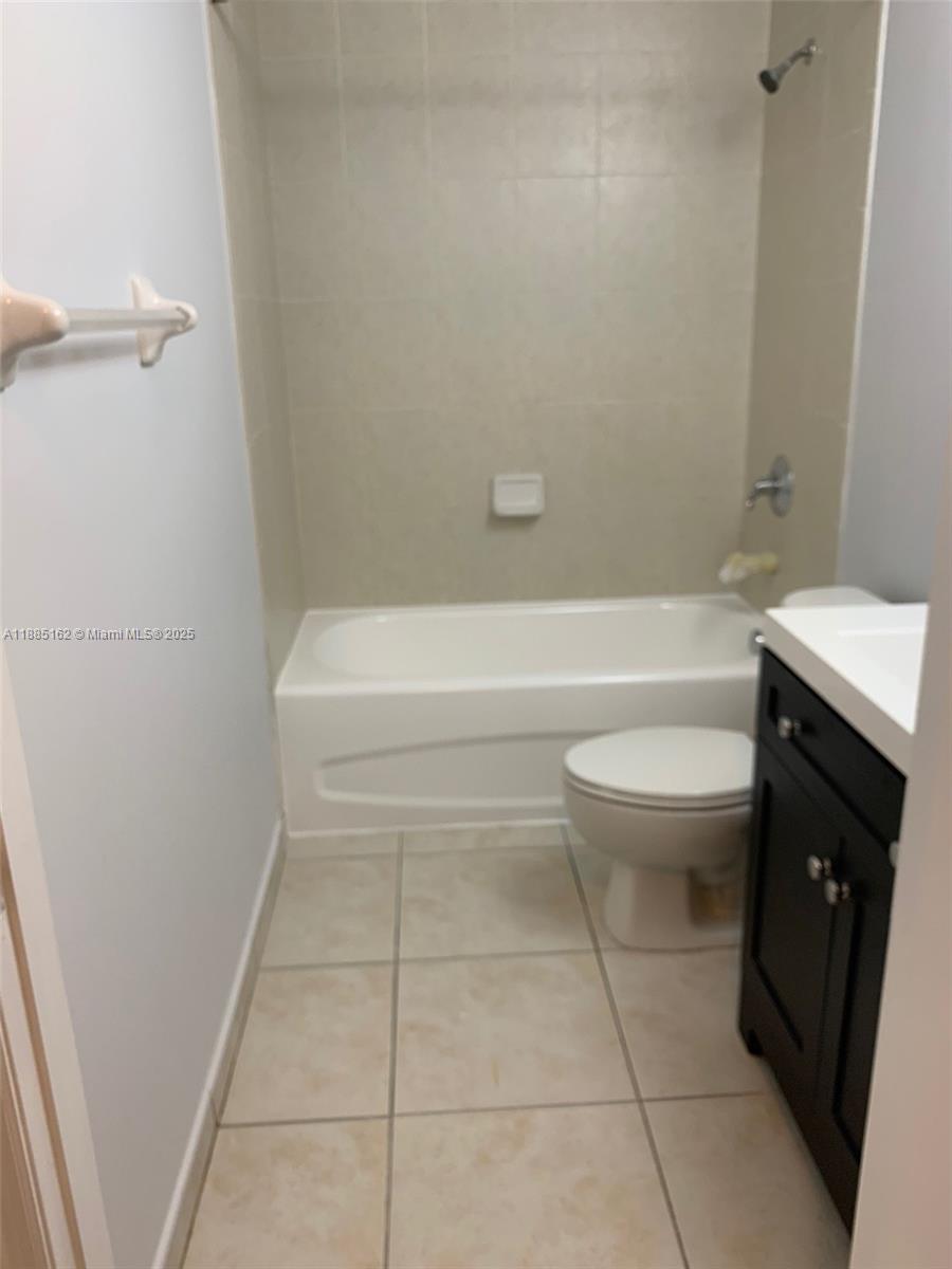 PALM GARDENS AT DORAL CON - Residential