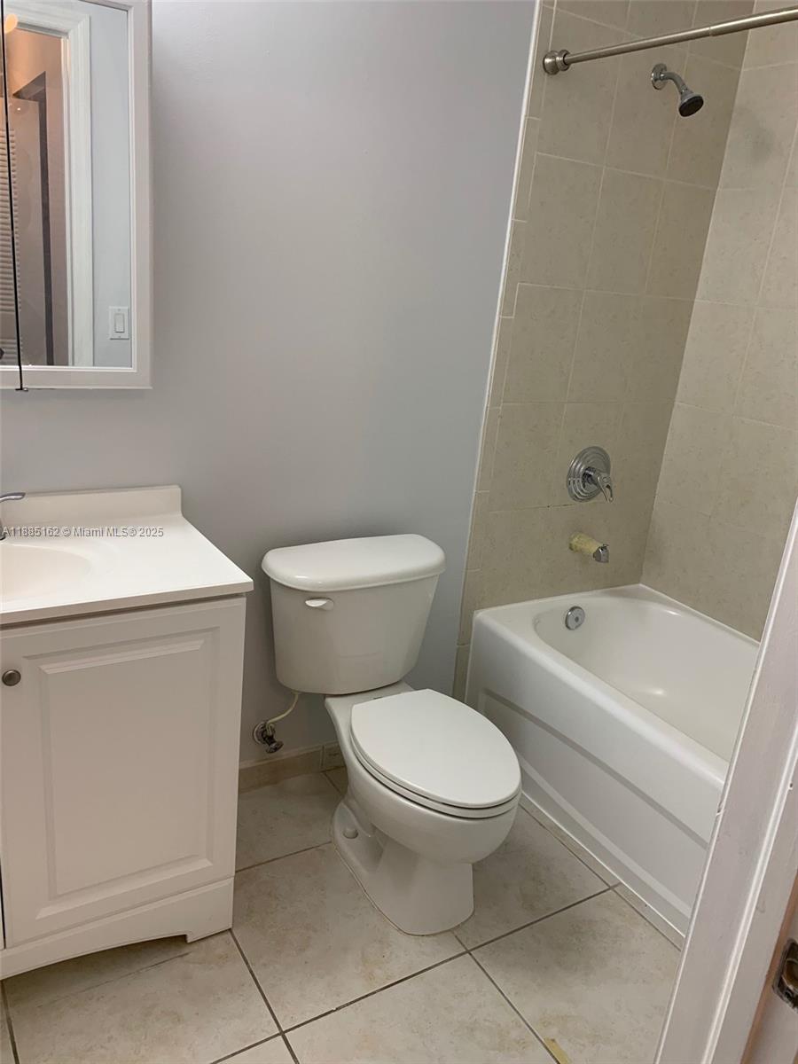 PALM GARDENS AT DORAL CON - Residential