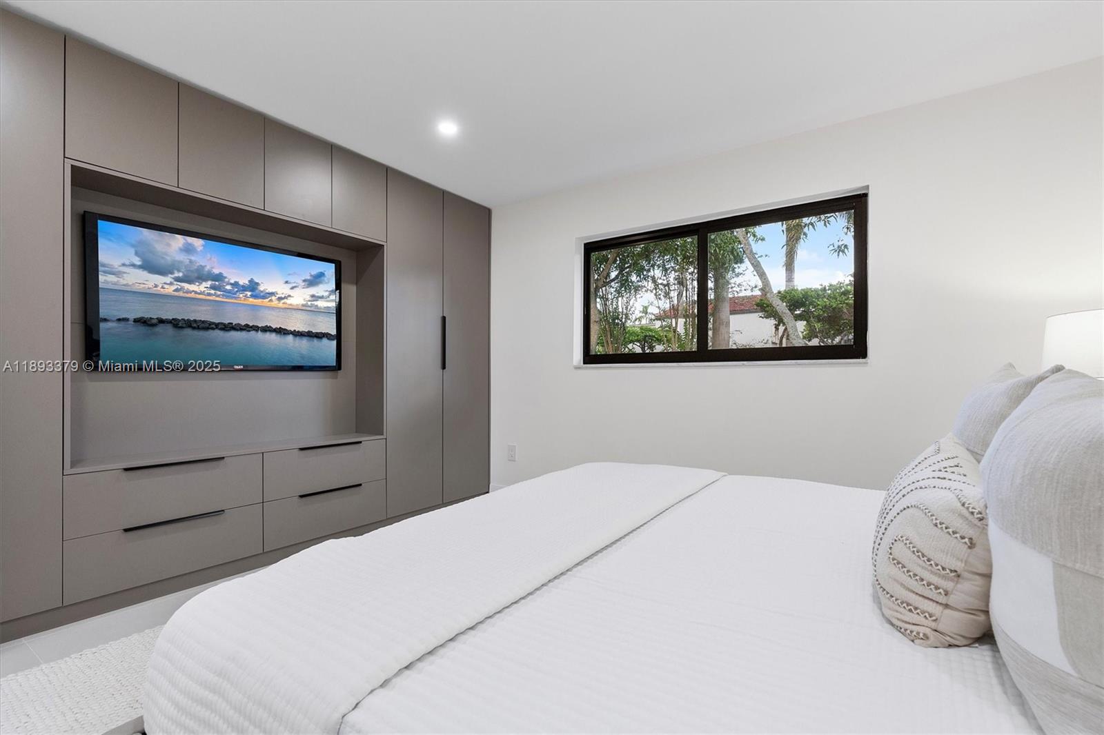 1ST ADDN TO BIRD SOUTH - Residential