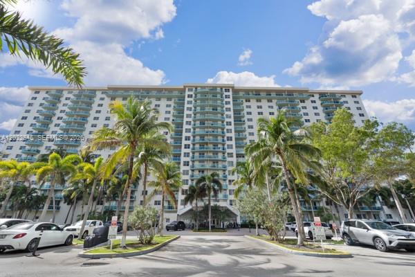 OCEANVIEW BUILDING A COND - Residential