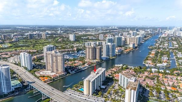 OCEANVIEW BUILDING A COND - Residential