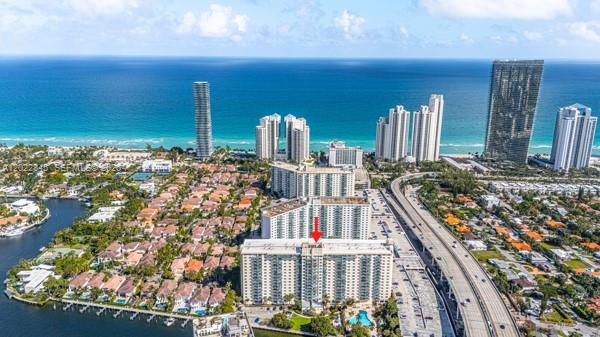 OCEANVIEW BUILDING A COND - Residential