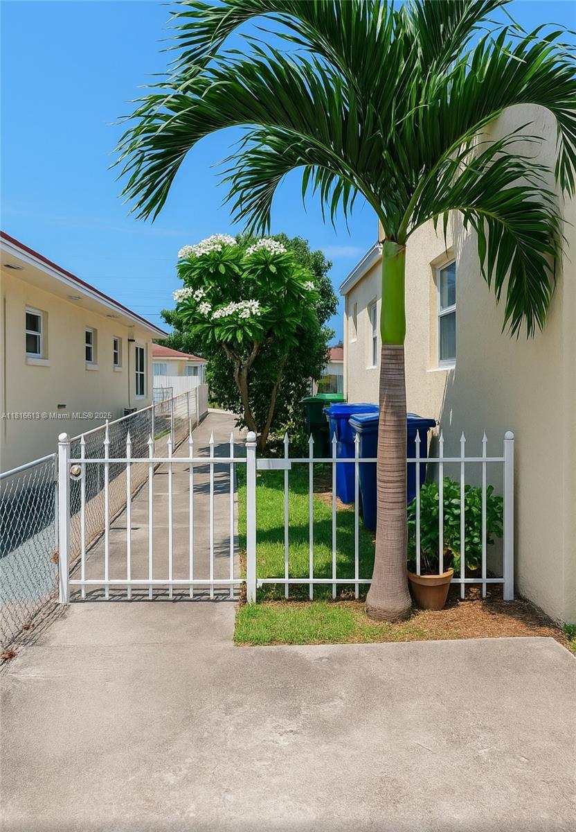 3655 Sw 24th Ter 3657, Miami, Broward County, Florida - 1 Bedrooms  
1 Bathrooms - 