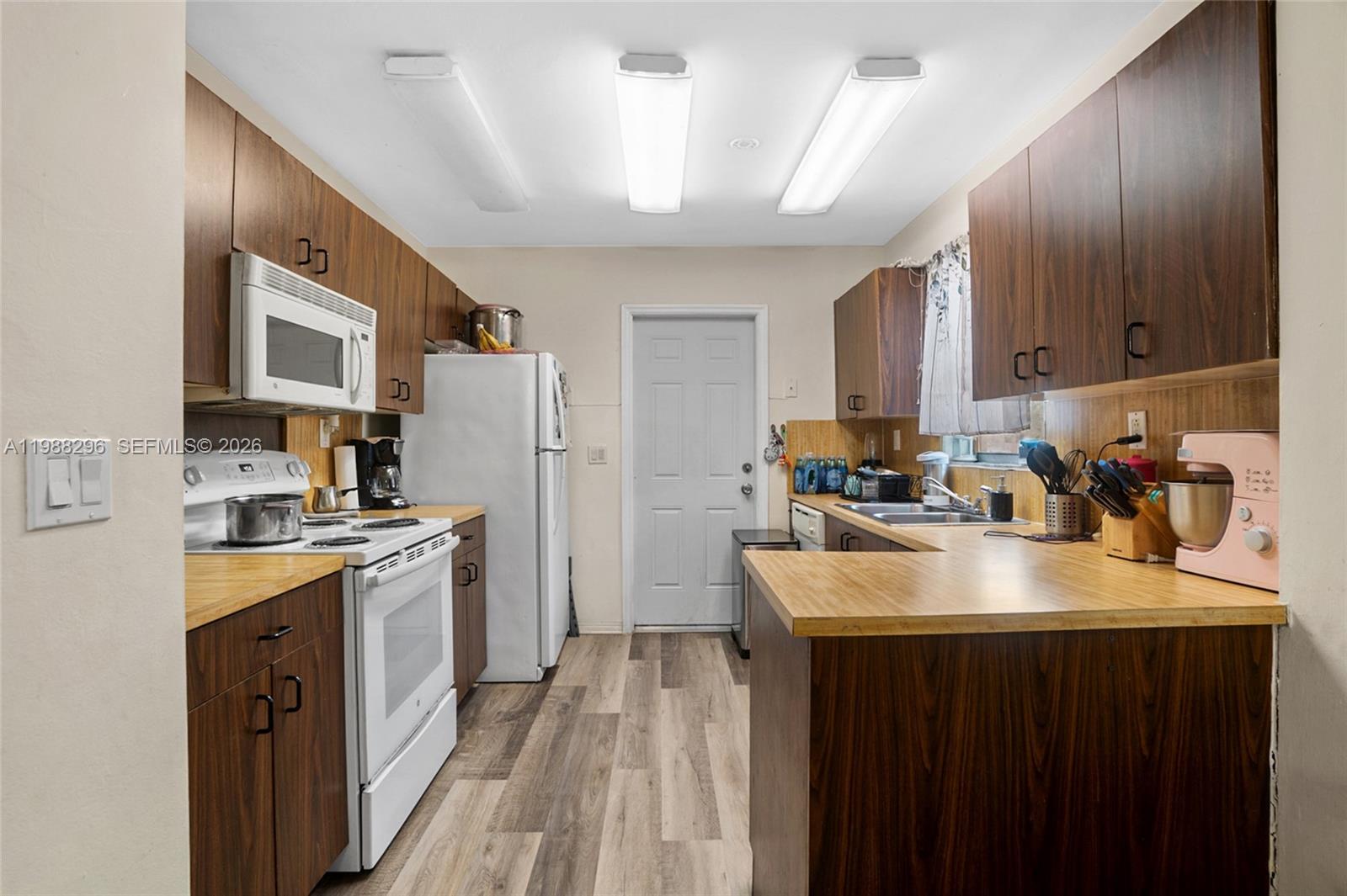 HOLLYWOOD BEACH GARDENS - Residential Income