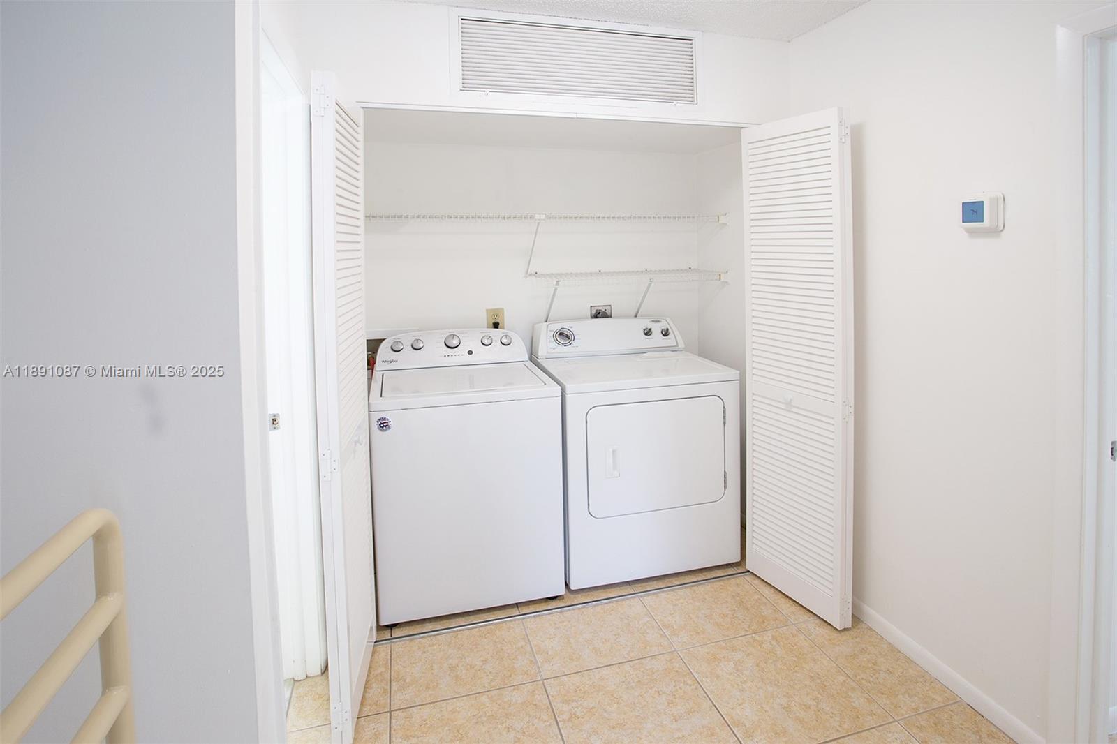 KENDALL CENTER - Residential Lease