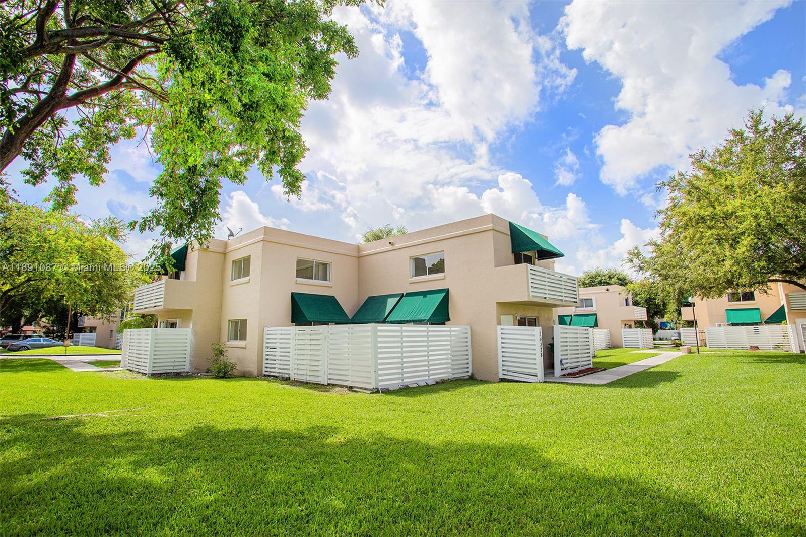 KENDALL CENTER - Residential Lease