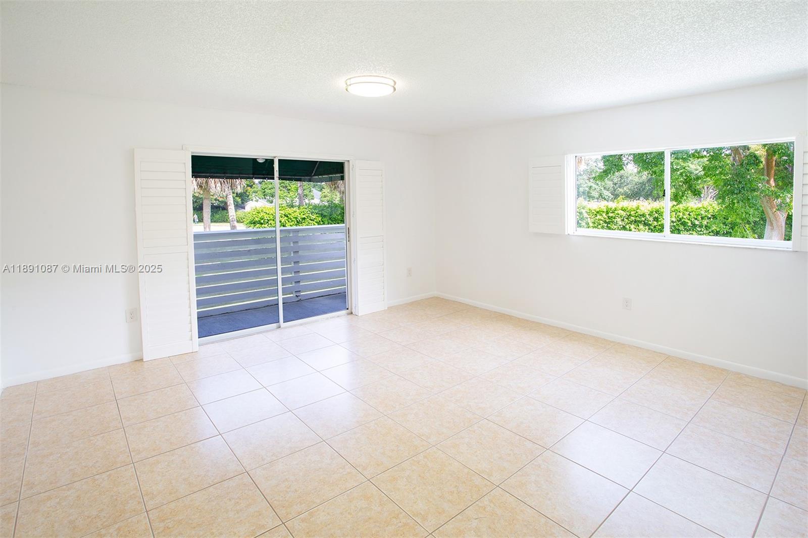KENDALL CENTER - Residential Lease