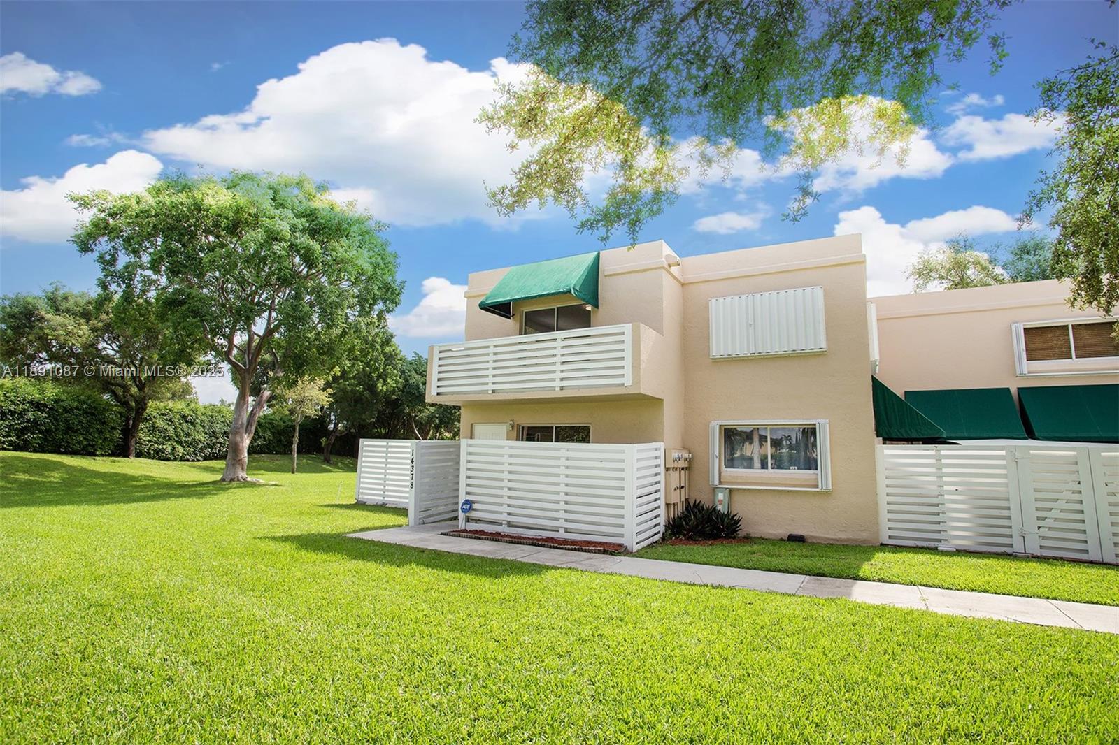 KENDALL CENTER - Residential Lease