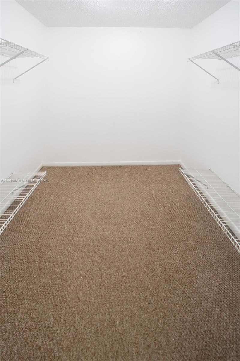 KENDALL CENTER - Residential Lease