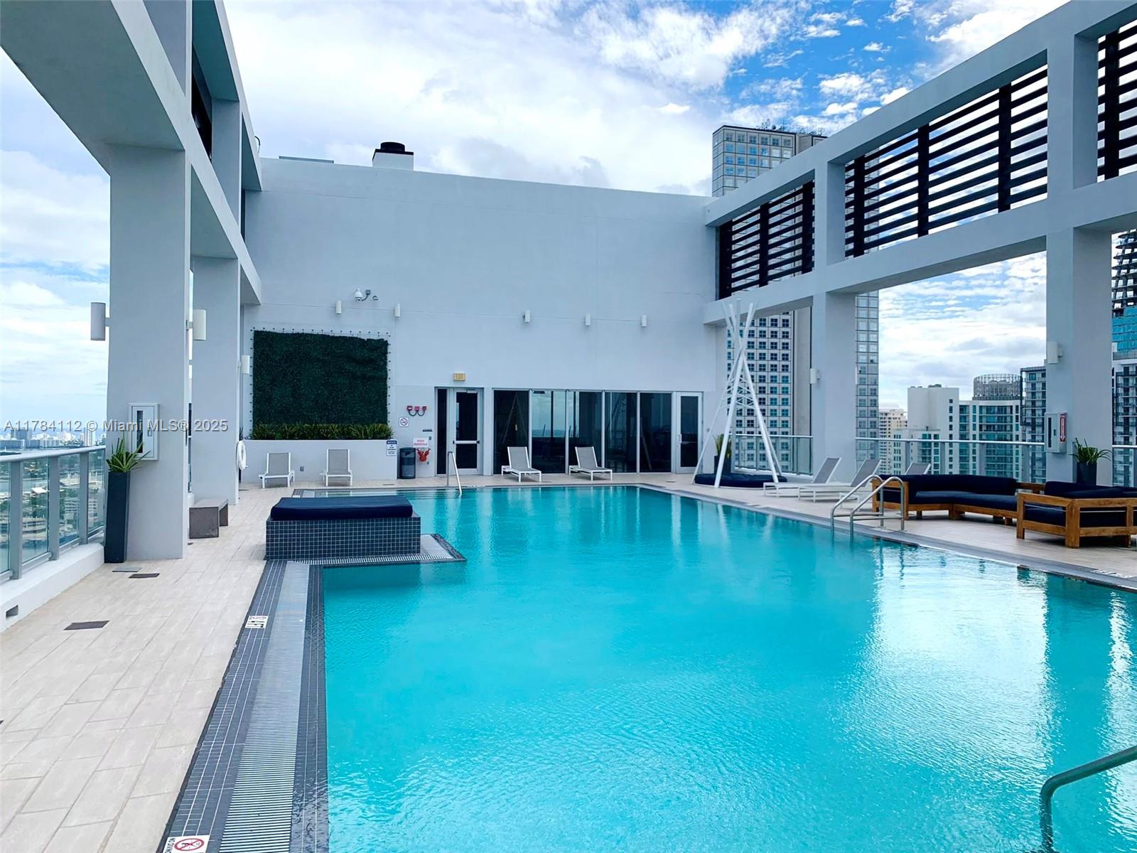 CENTRO CONDO - Residential Lease