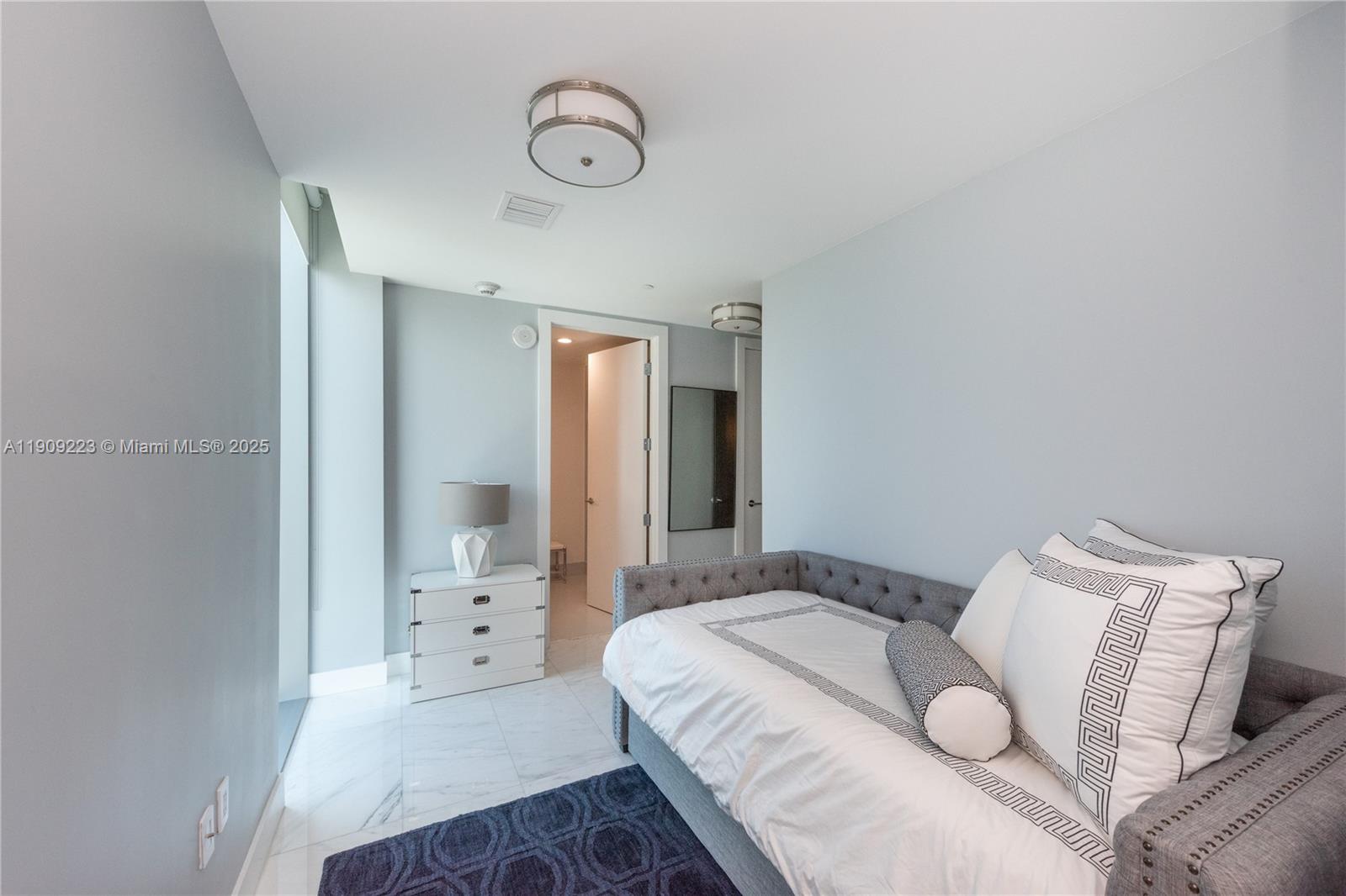 CHATEAU BEACH CONDO - Residential Lease