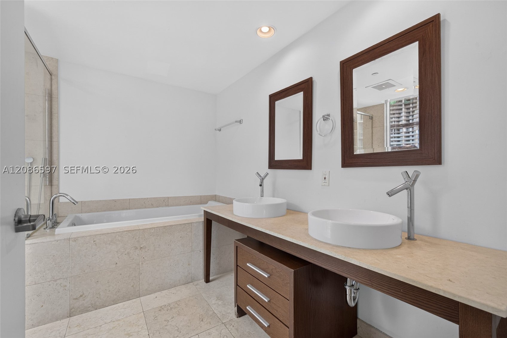 475 Brickell Ave 4613