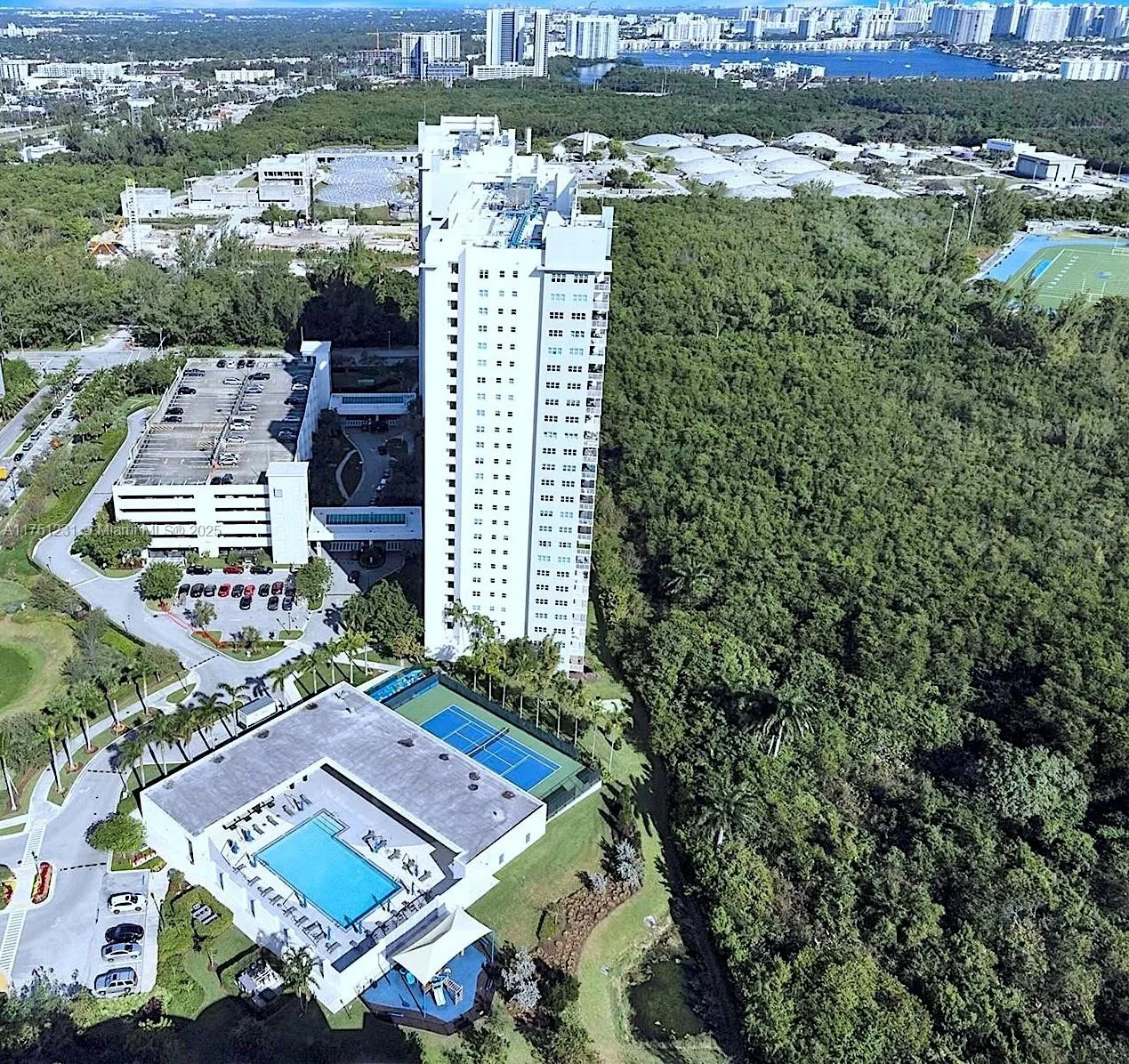 North Miami, Florida 33181, United States, 2 Bedrooms Bedrooms, ,2 BathroomsBathrooms,Residential,Active,77139