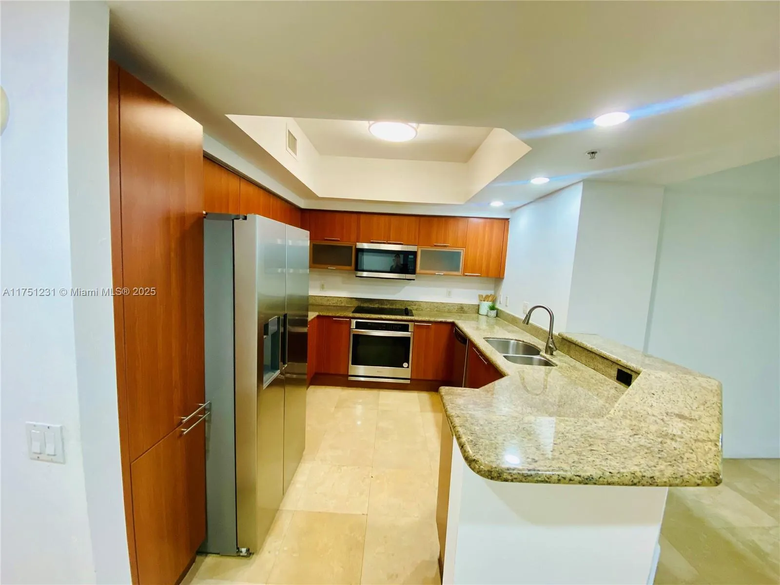 North Miami, Florida 33181, United States, 2 Bedrooms Bedrooms, ,2 BathroomsBathrooms,Residential,Active,77139