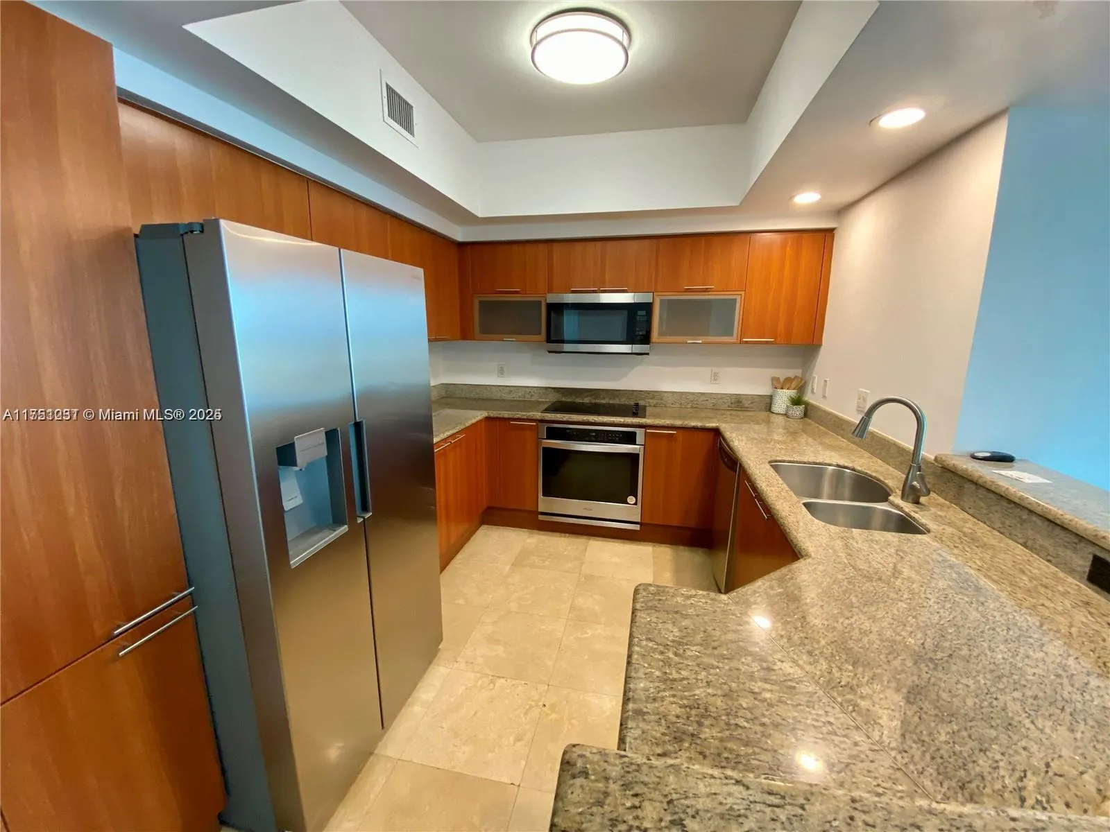 North Miami, Florida 33181, United States, 2 Bedrooms Bedrooms, ,2 BathroomsBathrooms,Residential,Active,77139