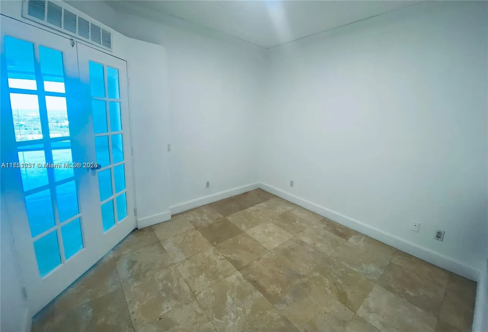 North Miami, Florida 33181, United States, 2 Bedrooms Bedrooms, ,2 BathroomsBathrooms,Residential,Active,77139