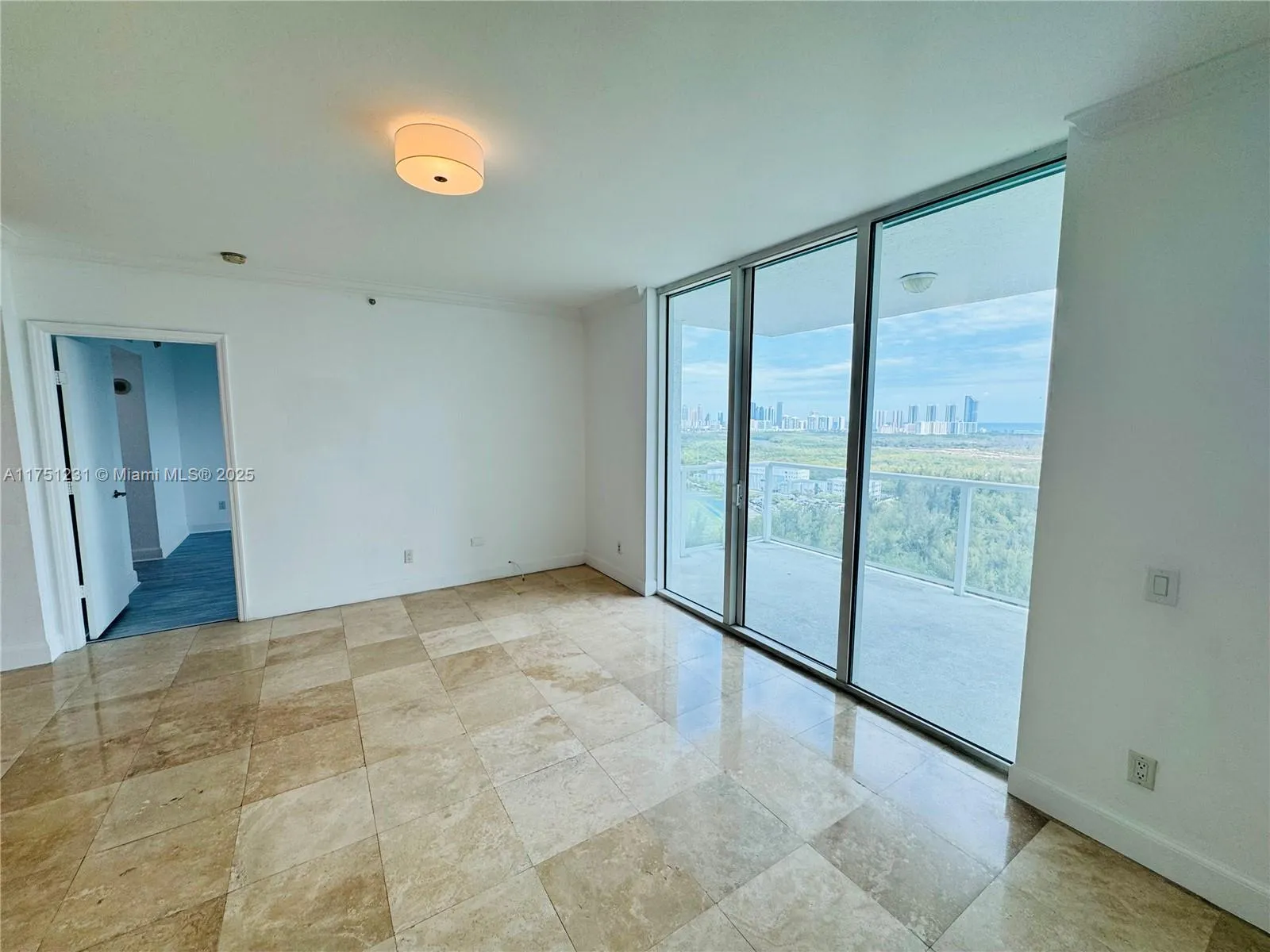 North Miami, Florida 33181, United States, 2 Bedrooms Bedrooms, ,2 BathroomsBathrooms,Residential,Active,77139