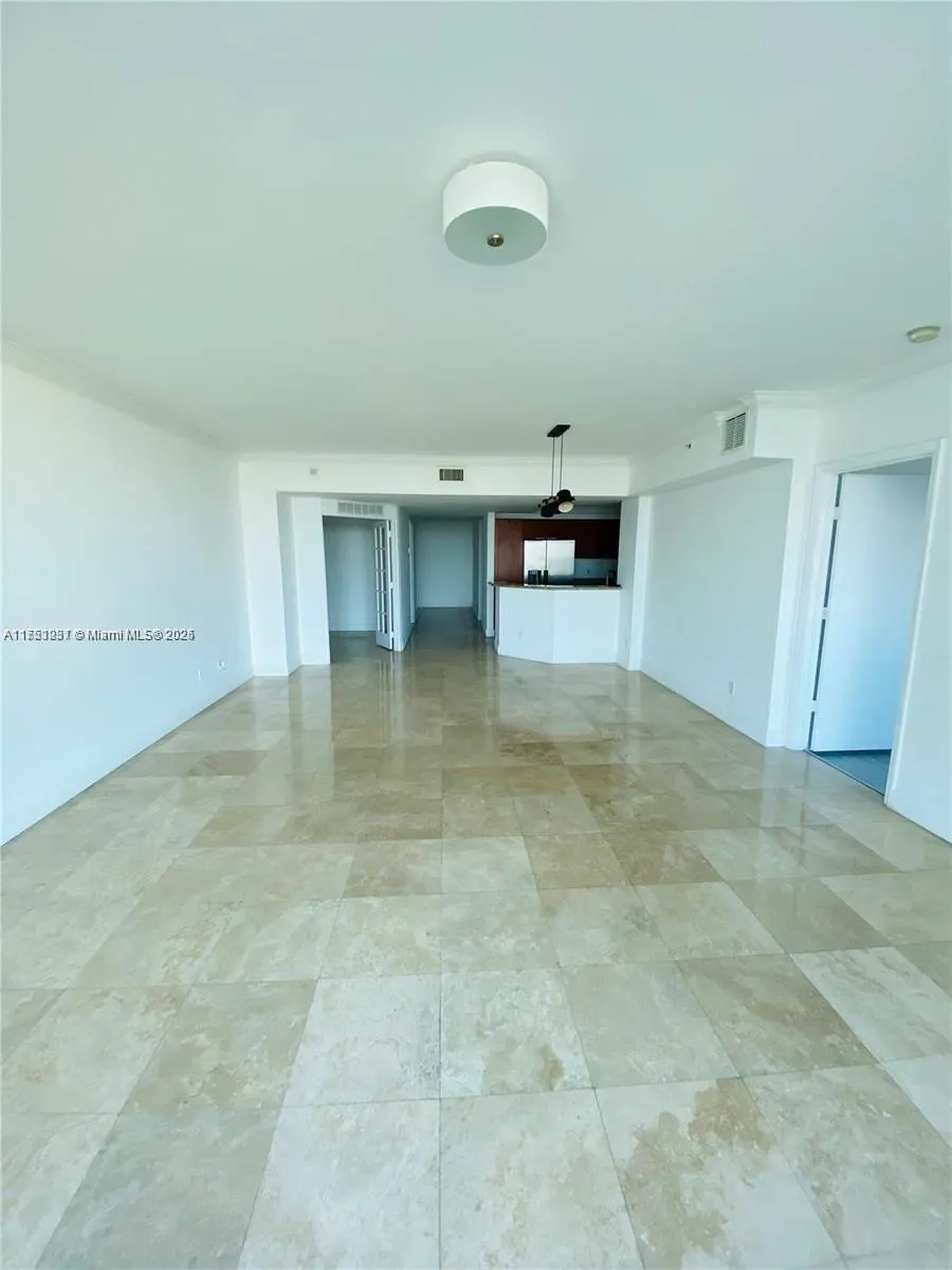 North Miami, Florida 33181, United States, 2 Bedrooms Bedrooms, ,2 BathroomsBathrooms,Residential,Active,77139