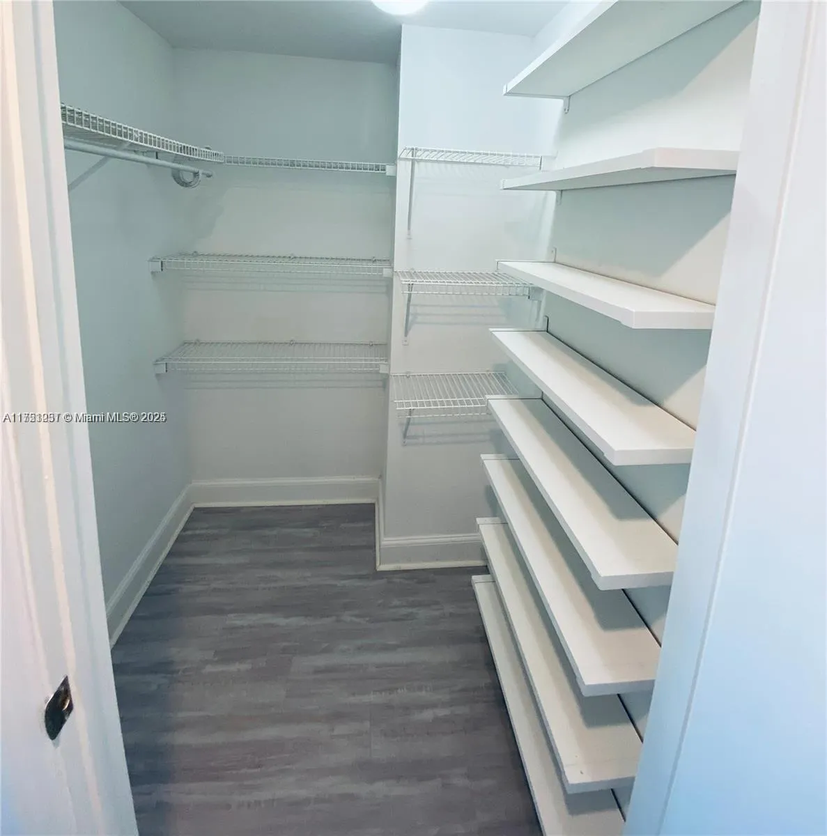 North Miami, Florida 33181, United States, 2 Bedrooms Bedrooms, ,2 BathroomsBathrooms,Residential,Active,77139