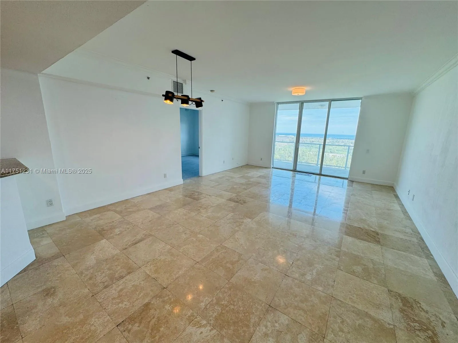 North Miami, Florida 33181, United States, 2 Bedrooms Bedrooms, ,2 BathroomsBathrooms,Residential,Active,77139