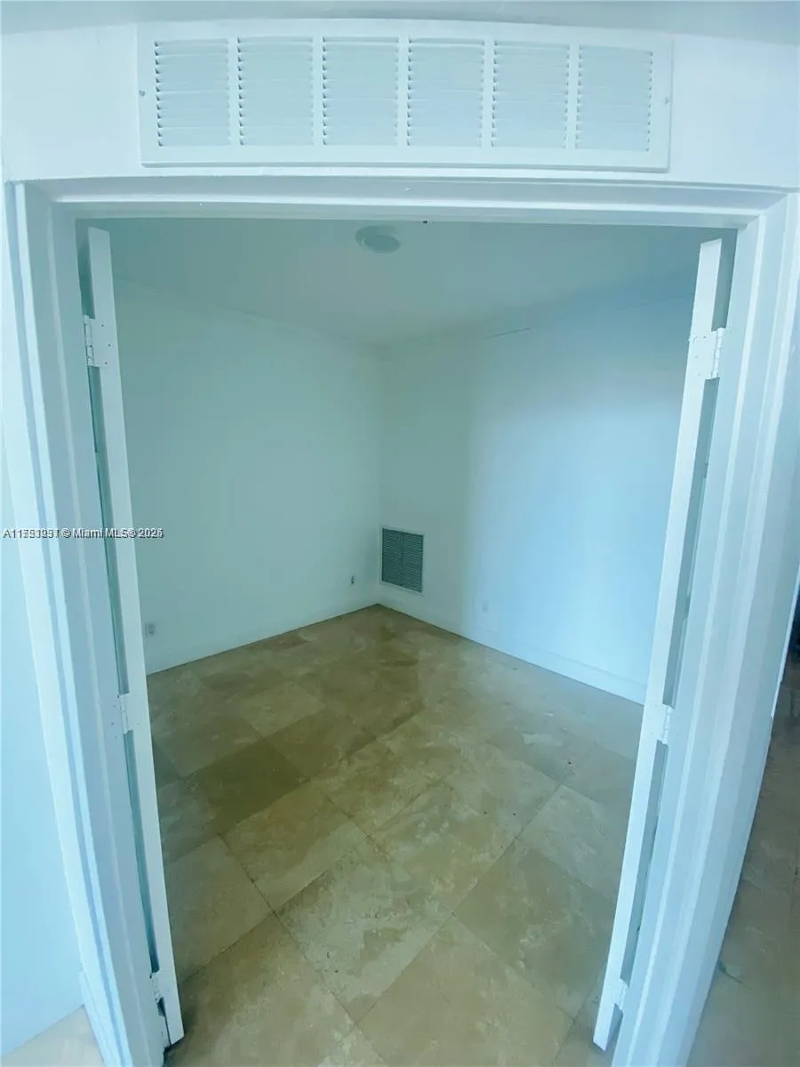 North Miami, Florida 33181, United States, 2 Bedrooms Bedrooms, ,2 BathroomsBathrooms,Residential,Active,77139