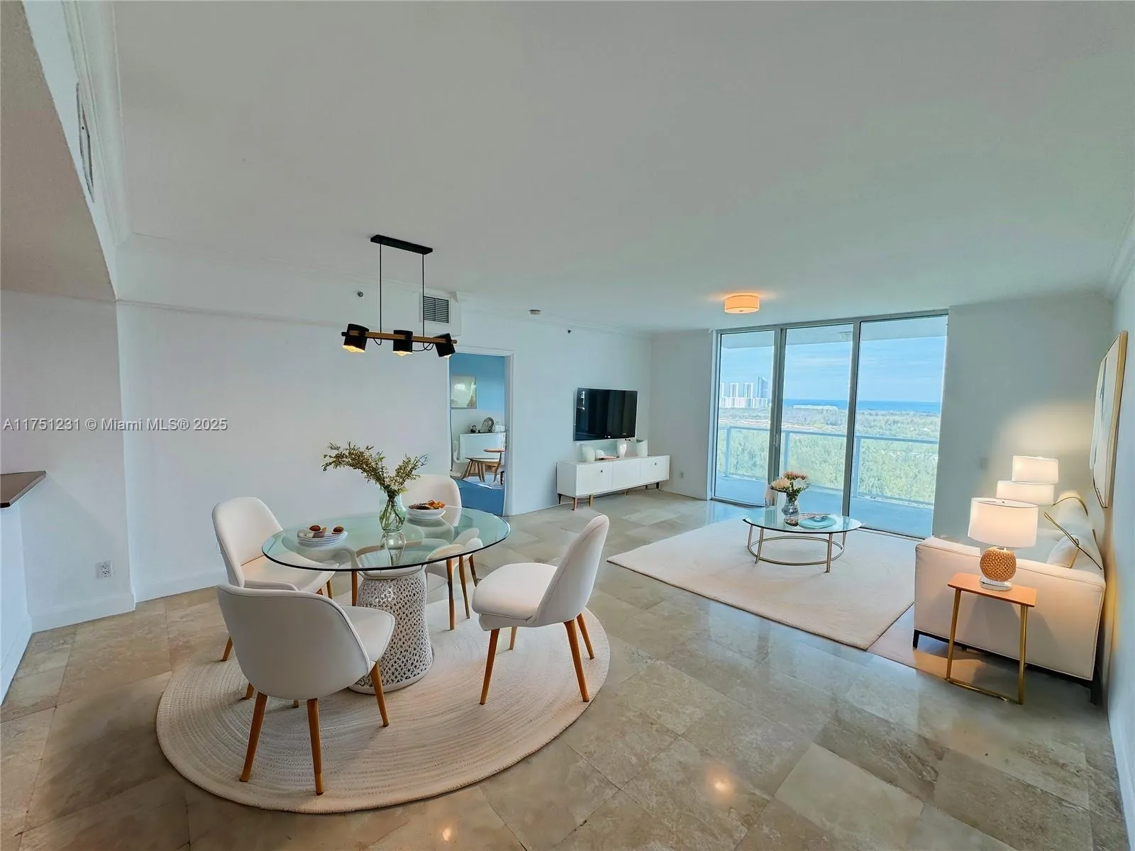 North Miami, Florida 33181, United States, 2 Bedrooms Bedrooms, ,2 BathroomsBathrooms,Residential,Active,77139