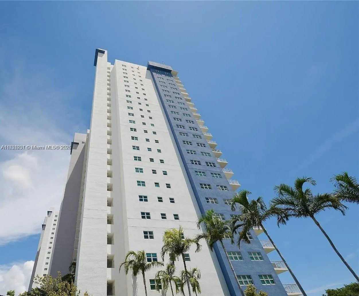 North Miami, Florida 33181, United States, 2 Bedrooms Bedrooms, ,2 BathroomsBathrooms,Residential,Active,77139