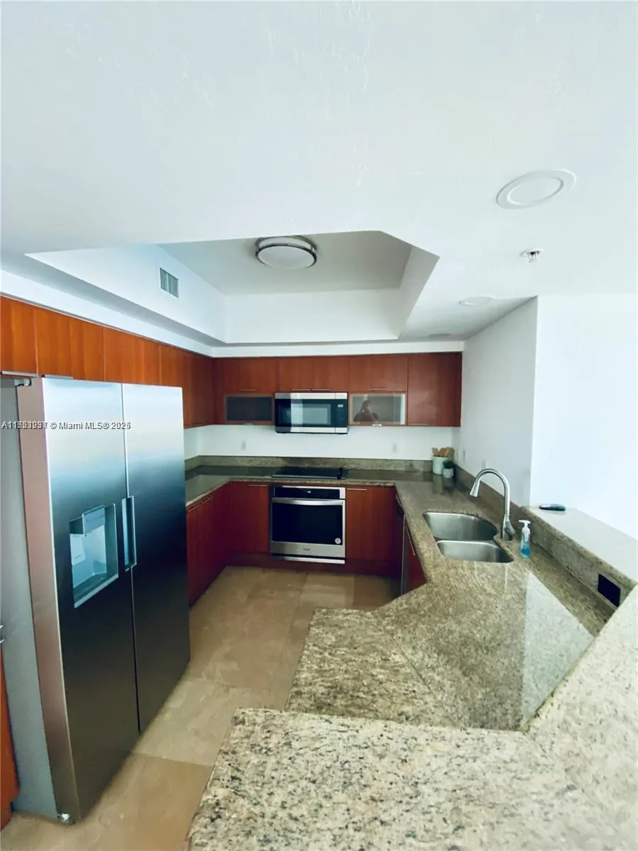 North Miami, Florida 33181, United States, 2 Bedrooms Bedrooms, ,2 BathroomsBathrooms,Residential,Active,77139