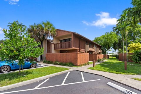 Photo of 6231 SW 116th Pl #G, Miami, FL 33173 (MLS # A12041665)