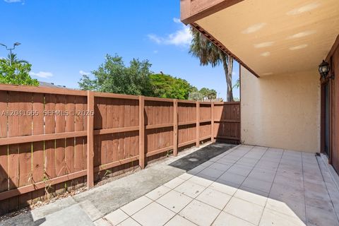 Tiny photo for 6231 SW 116th Pl #G, Miami, FL 33173 (MLS # A12041665)